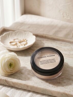 Real Colors Translucent Finishing Powder - Cream
